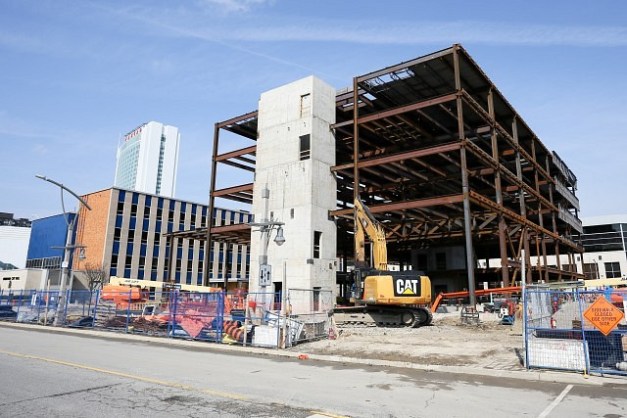 20170324-154151-3-640x427